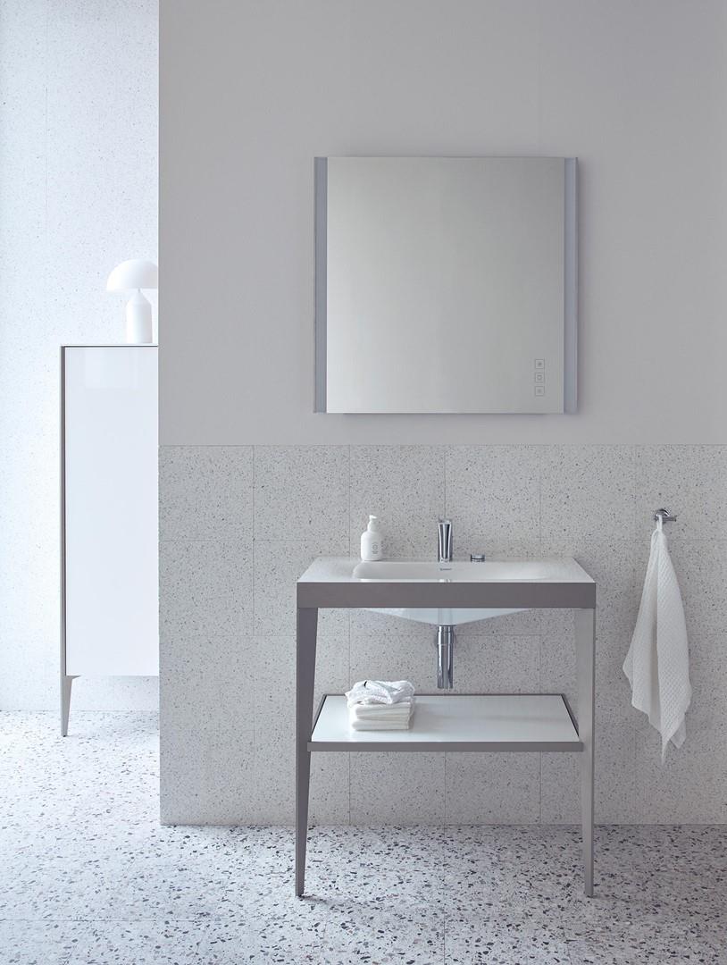 Composizione bagno con struttura lavabo da incasso Xviu di Duravit