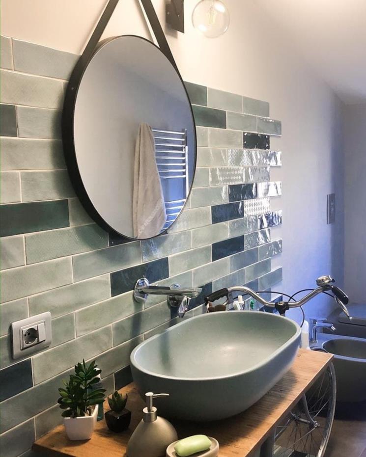 Lavabo colorato Flaminia per agriturismo