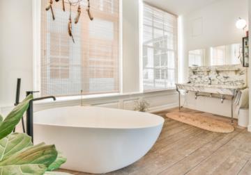 Tendenze bagno 2024: tra artigianalità, colore e materiali naturali