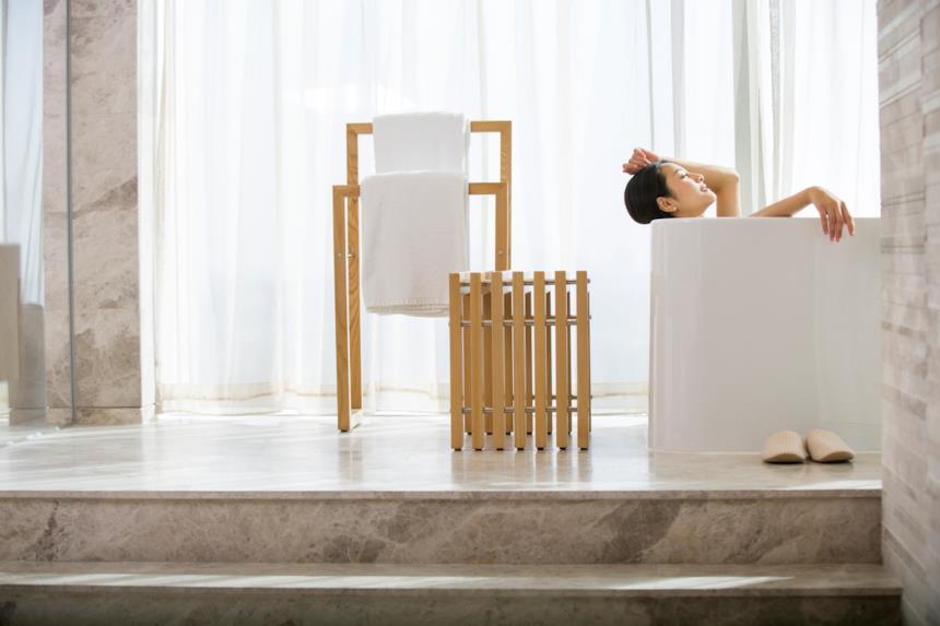 Portasciugamani da terra in legno 