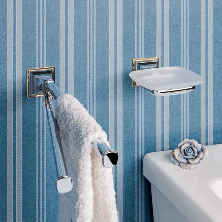 Porta sapone fissato alla parete