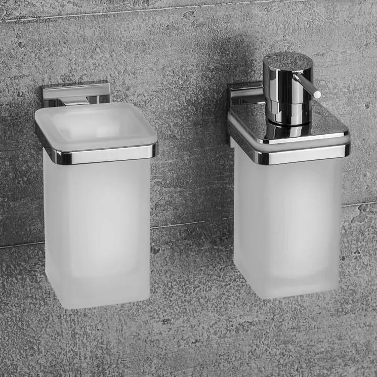 Dispenser a parete