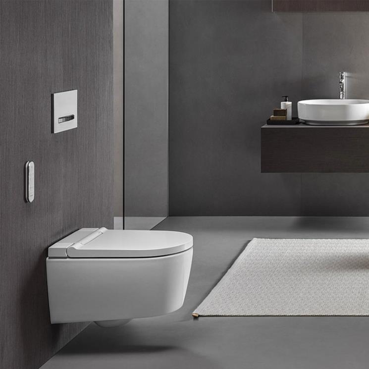 vaso wc con funzione bidet in ceramica bianca AcquaClean Sela di Geberit