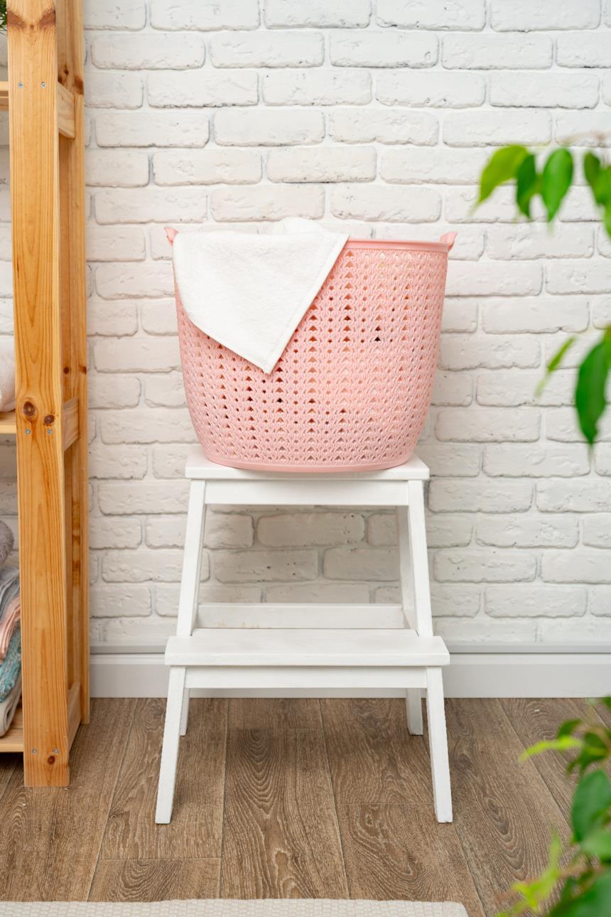 Cesto portabiancheria rosa in plastica 