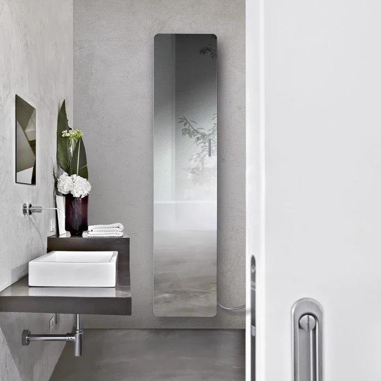 Radiatore con finitura a specchio