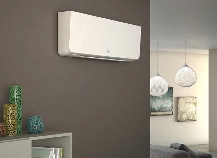 Ventilconvettore idronico a parete con valvola a 2 vie e comando AR