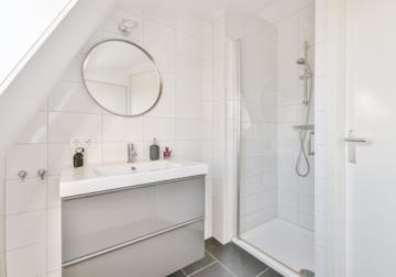 Le migliori soluzioni per arredare un bagno piccolo quadrato