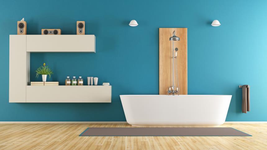 Bagno con parete azzurra