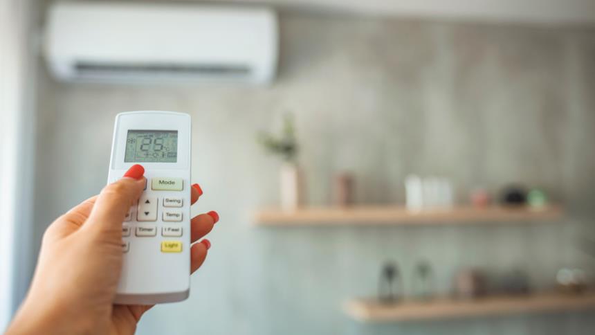 Telecomando del climatizzatore in primo piano