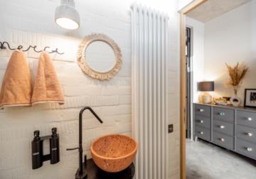 Come pulire i termosifoni del bagno