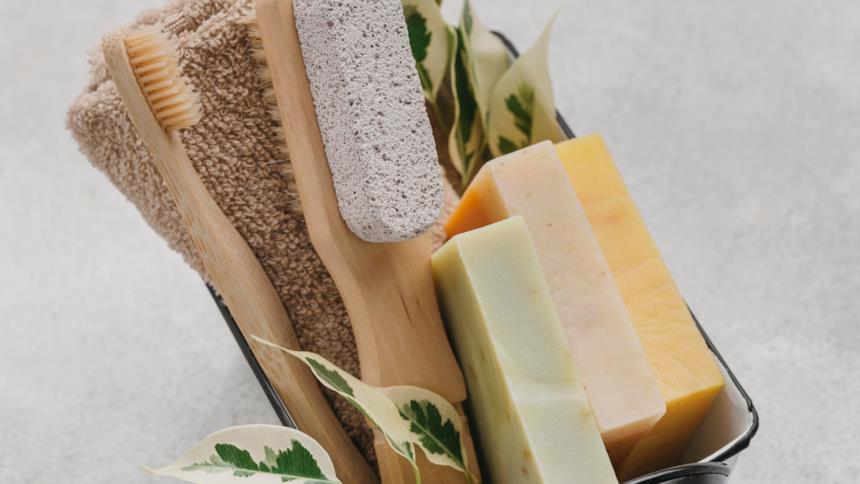 Cestino di prodotti per il bagno