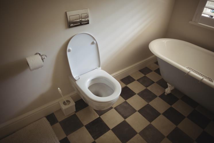 WC con scarico interno e doppio comando