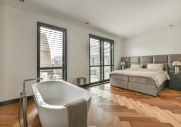 Trasforma la tua camera da letto in una suite con una vasca da bagno