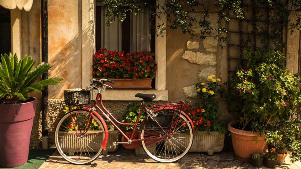 I migliori regali originali per ciclisti Cosa regalare ai ciclisti che portano la bici in casa
