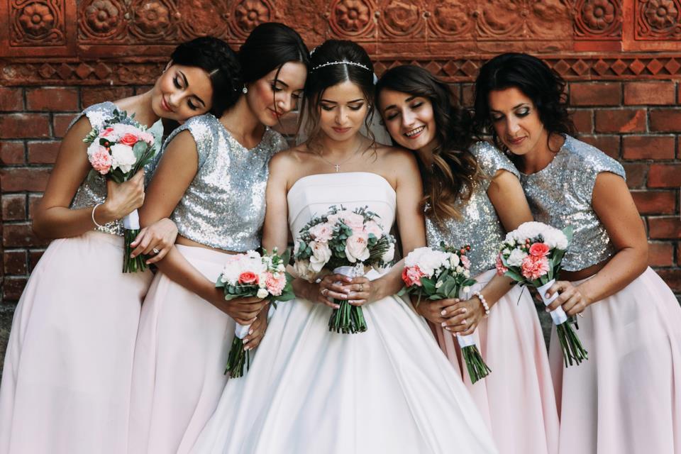 Come vestirsi bene a un matrimonio Consigli su come vestirsi a un matrimonio