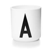 Mug A in porcellana. Design Arne Jacobsen.