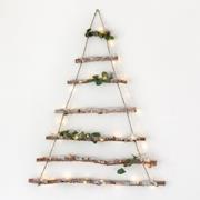 Albero di Natale stilizzato in rami di betulla