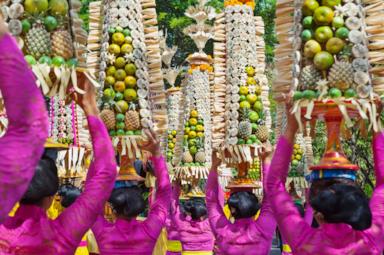 10 curious traditions and customs of Indonesia