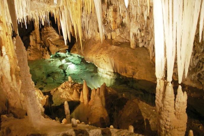  grotte di Stiffe, Abruzzo, Italia