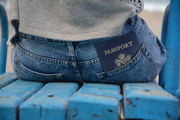 Passaporto in un paio di jeans