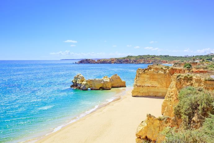 La spiaggia di Praia da Rocha nella regione portoghese dell'Algarve