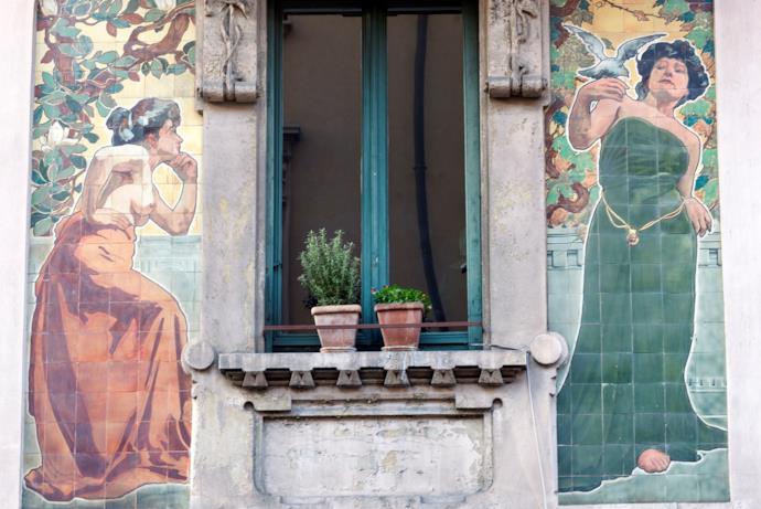 Casa Galimberti, un muro in stile liberty nel centro di Milano