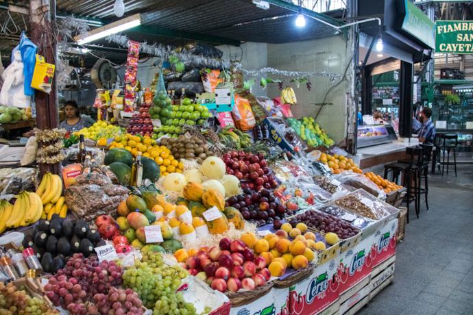 Bancarella di frutta nel Mercato di San Telmo