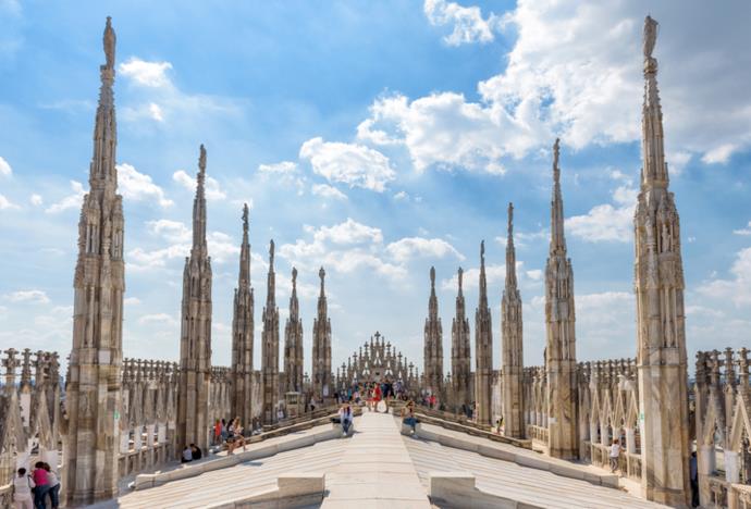 Il tetto del Duomo di Milano con le sue guglie