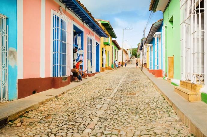 Vicolo con case colorate a Trinidad