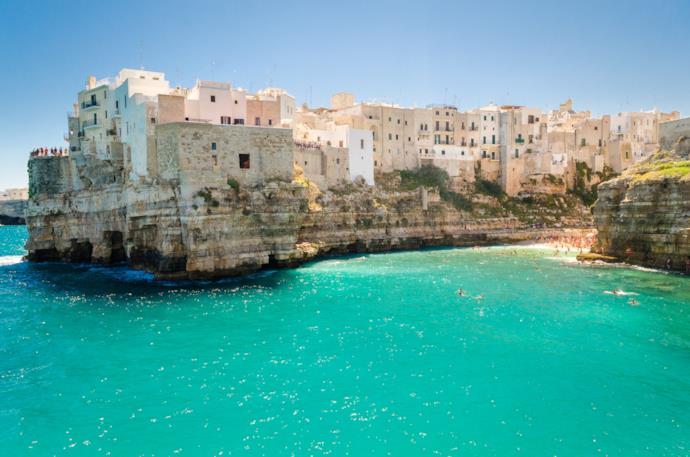 Le 5 spiagge più belle della Puglia al quinto posto Cala Paura, Polignano a Mare
