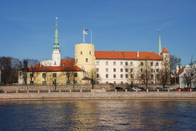 Il ricostruito ma sempre affascinante Castello di Riga