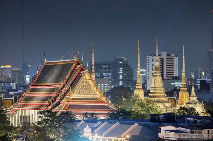 Tempio di Wat Pho a Bangkok di notte