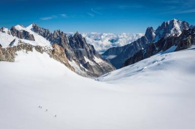 Come organizzare un viaggio a Courmayeur, la città della neve ai piedi del Monte Bianco