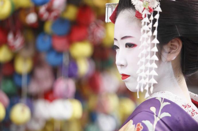 Volto di una geisha in Giappone