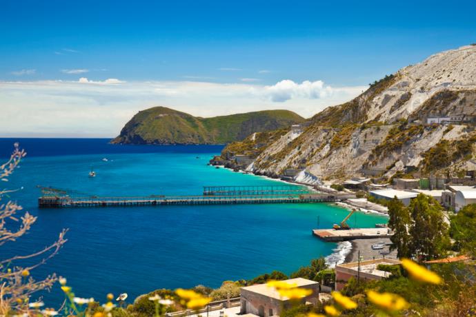 Il pontile dell'ex cava di pomice di Lipari