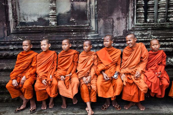 Monaci di Angkor Wat in Cambogia