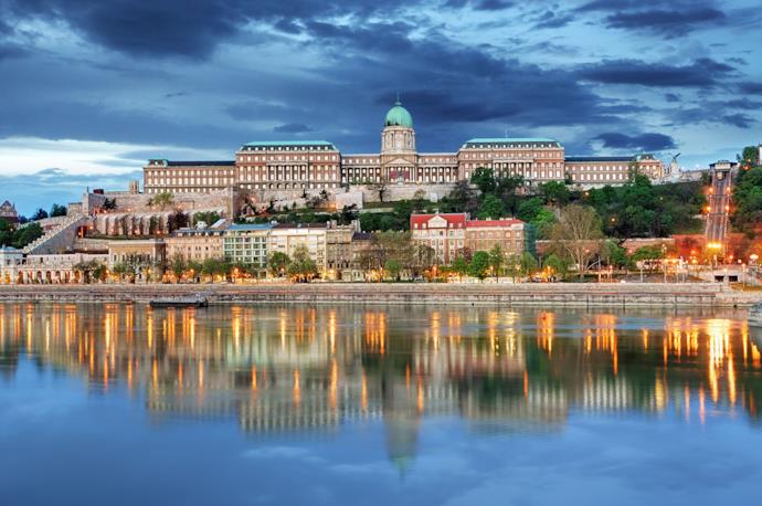 Castello di Buda a Budapest di sera