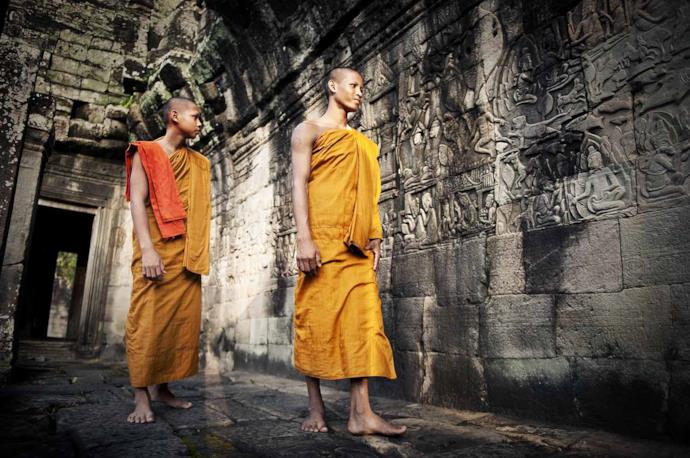 Giovani monaci ad Angkor Wat a Siem Reap in Cambogia