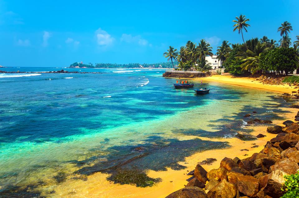 Una spiaggia in Sri Lanka