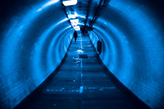 Uno scorcio del Greenwich Foot Tunnel, il tunnel sotto il Tamigi di Londra
