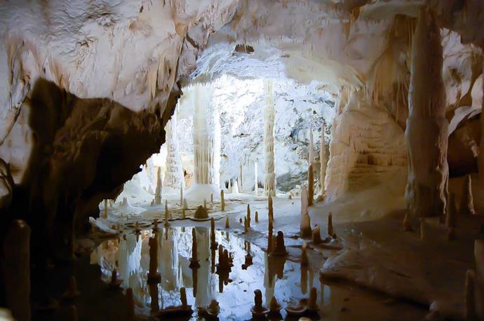 Grotte di Frasassi nelle Marche, Italia