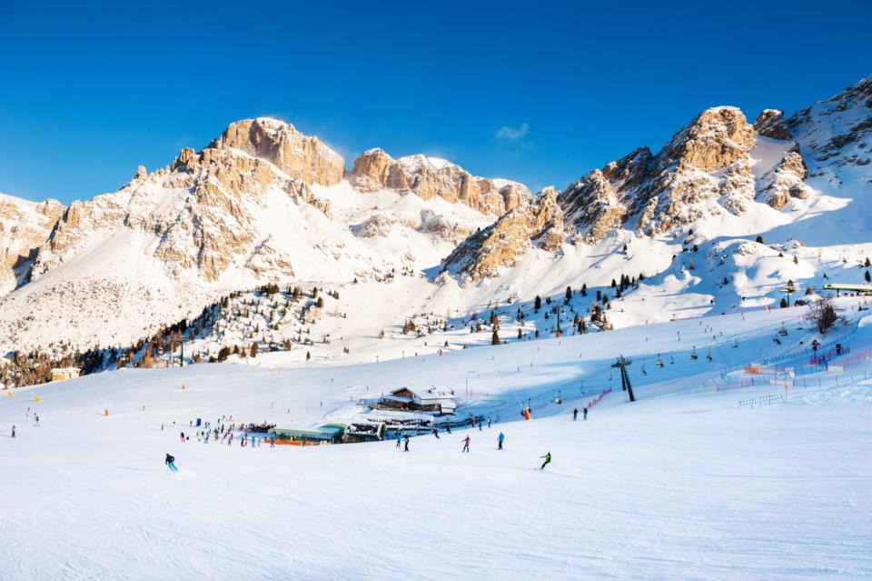 Vista di uno ski resort alle Dolomiti