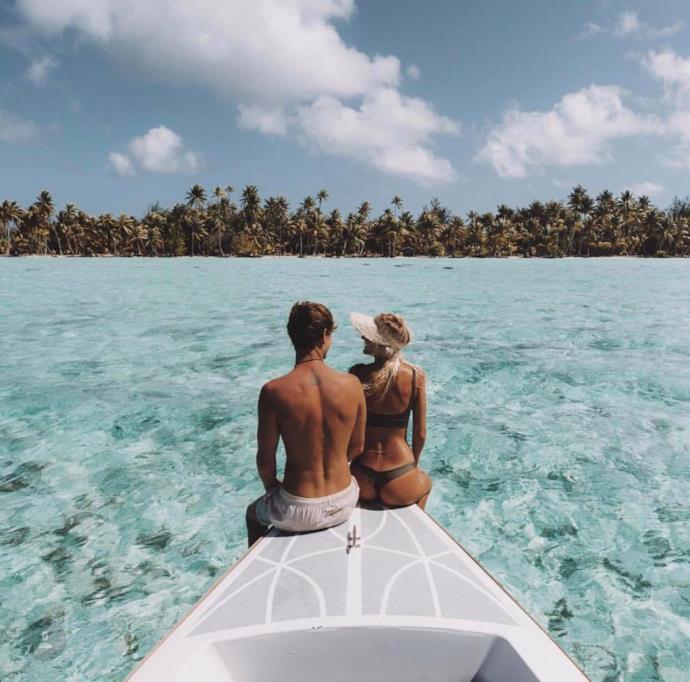 I travel blogger Jack Morris e Lauren Bullen a Bora Bora in Polinesia