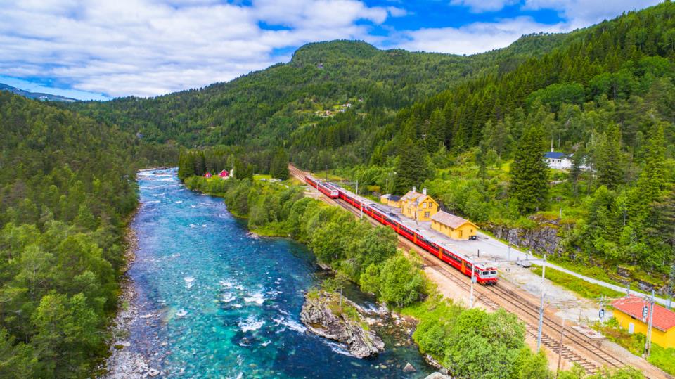 5 itinerari ferroviari per esplorare la Norvegia in treno