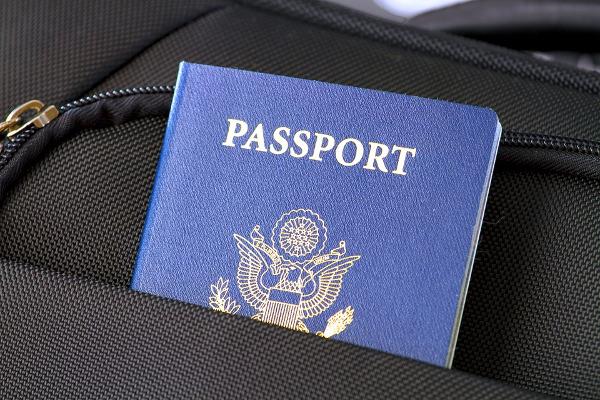 Passaporto in valigia