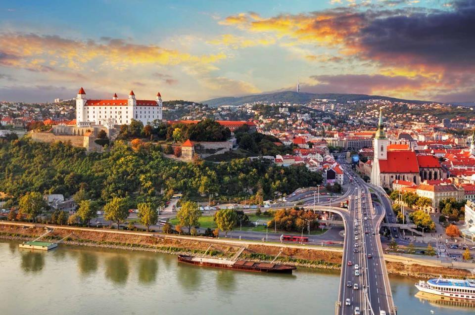 Il castello di Bratislava e panorama della città