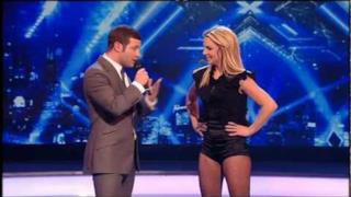 Britney Spears - X Factor britannico - Womanizer (2008)