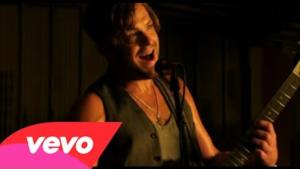 Kings of Leon - Sex on Fire (Video ufficiale e testo)