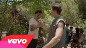 The Vamps - Oh Cecilia (Breaking My Heart) (Video ufficiale e testo)