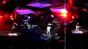 VIDEO - Vasco Rossi Live San Siro 16-06-2011 Vivere o Niente